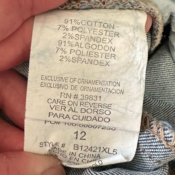 Democracy Distressed Denim Crops (size 12) - Picture 8 of 8